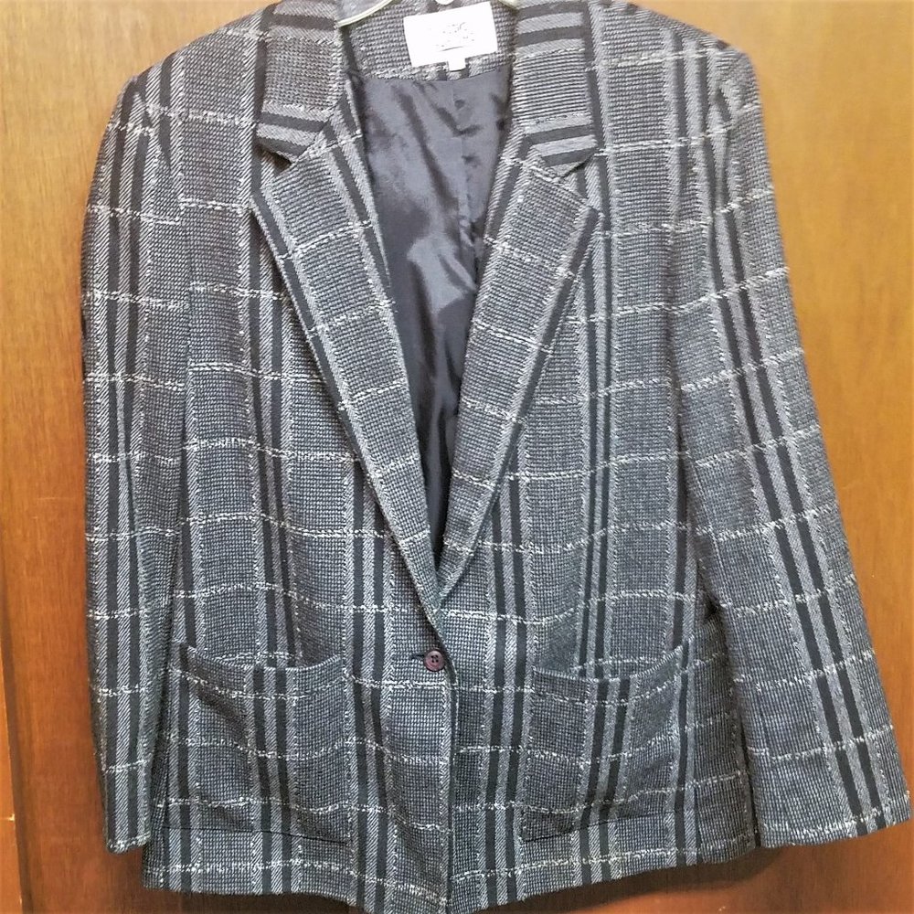 Gray/Black Blazer